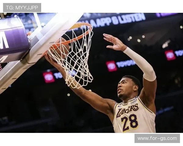 斯玛特精彩断球反击送助攻 八村塁飞身暴扣引爆全场