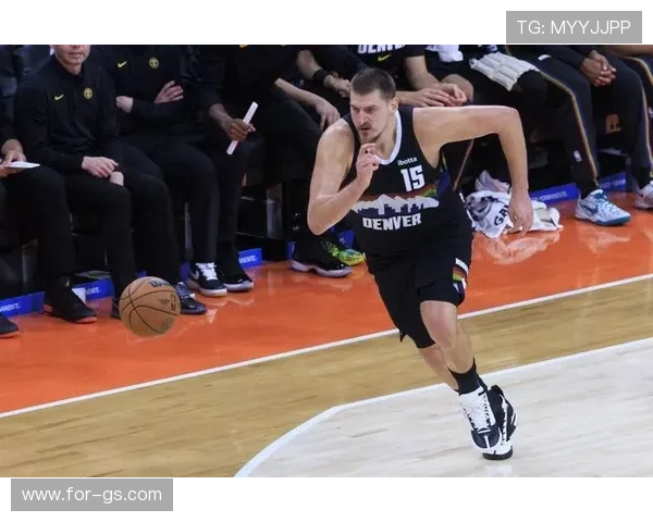 约基奇首节火力全开半场贡献14分5板7助助球队领先